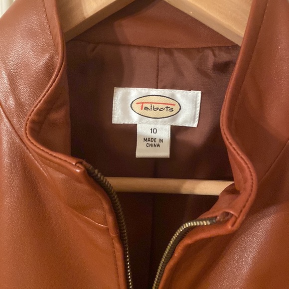 Beautiful Talbots Fitted Leather Jacket Size 10 - Picture 2 of 5